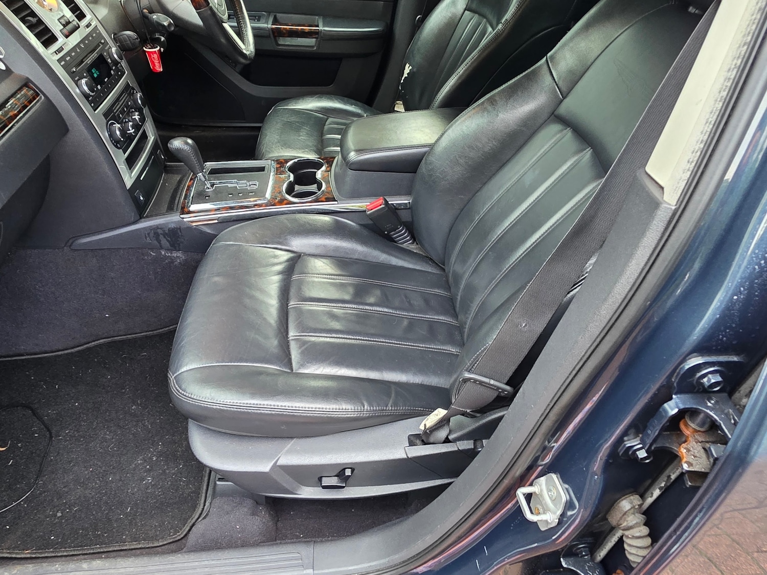 Used Chrysler 300C 2010 for sale - 77228192: Photo 6