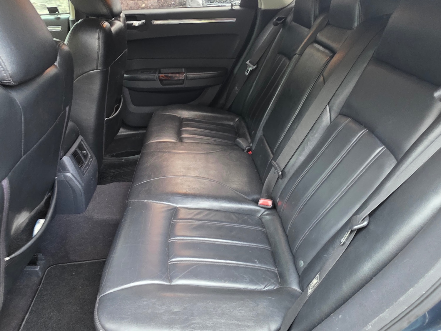 Used Chrysler 300C 2010 for sale - 77228192: Photo 8