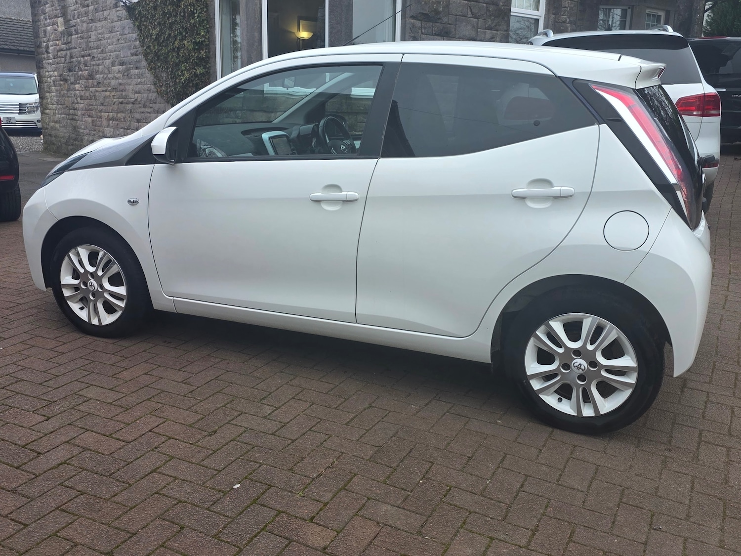 Used Toyota AYGO 2015 for sale - 77592544: Photo 4