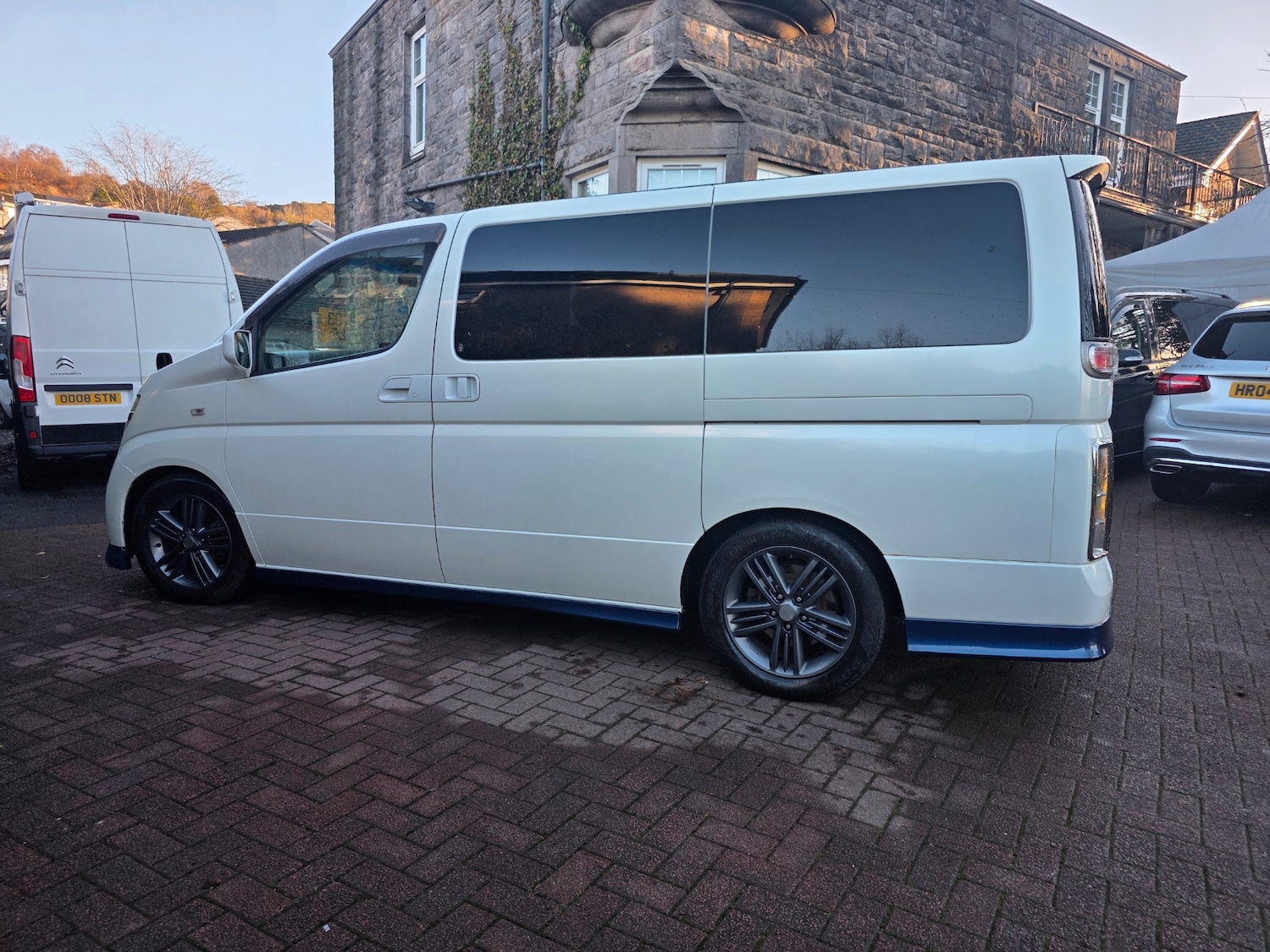 Used Nissan Elgrand 2018 for sale - 77271088: Photo 4