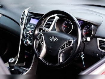 Used Hyundai i30 2016 for sale - 76419230: Photo