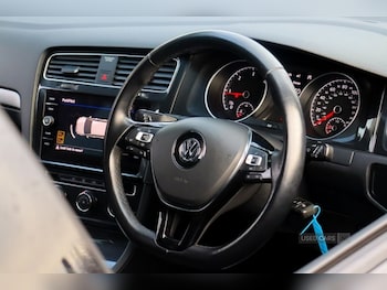 Used Volkswagen Golf 2019 for sale - 76634625: Photo
