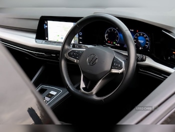 Used Volkswagen Golf 2023 for sale - 76201617: Photo