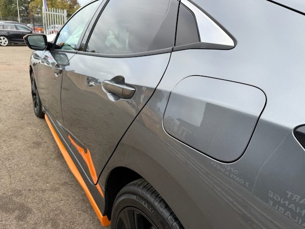 Used Honda Civic 2018 for sale - 76147634: Photo 12