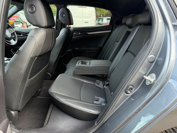 Used Honda Civic 2018 for sale - 76147634: Photo 25
