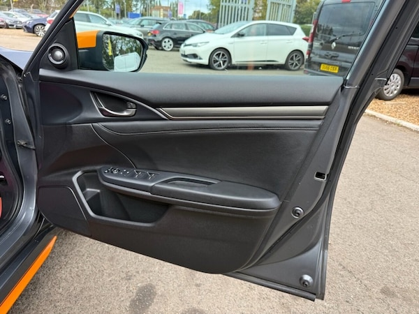 Used Honda Civic 2018 for sale - 76147634: Photo 26