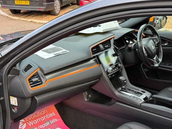 Used Honda Civic 2018 for sale - 76147634: Photo 32