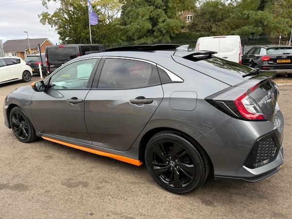 Used Honda Civic 2018 for sale - 76147634: Photo 4