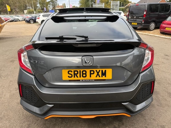 Used Honda Civic 2018 for sale - 76147634: Photo 5