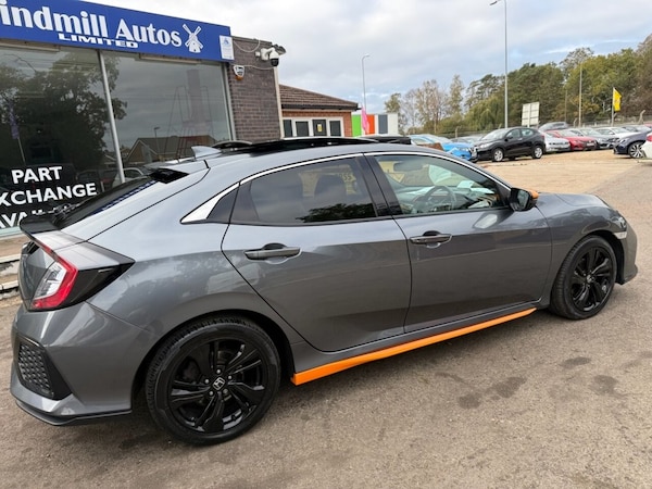 Used Honda Civic 2018 for sale - 76147634: Photo 6