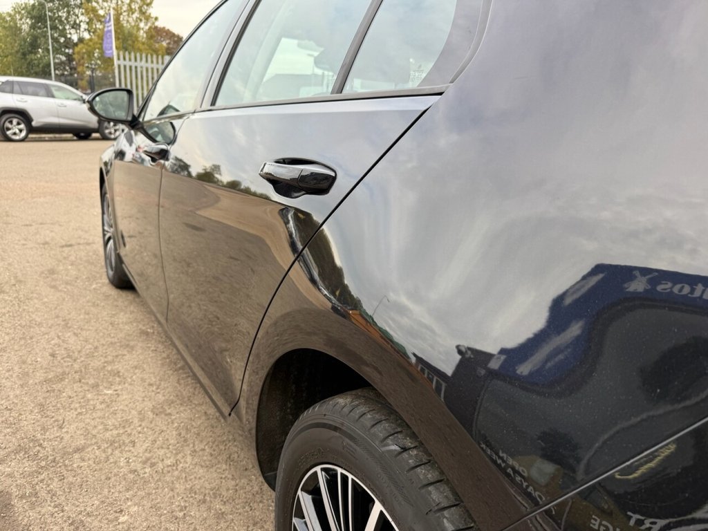 Used Volkswagen Golf 2018 for sale - 76039811: Photo 15