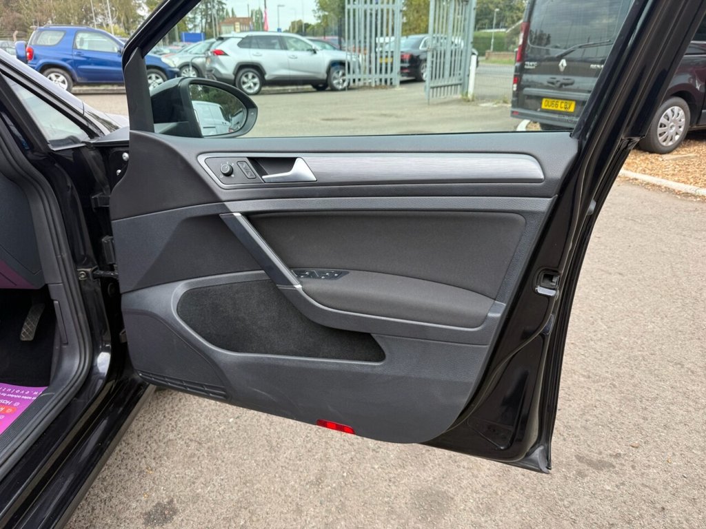 Used Volkswagen Golf 2018 for sale - 76039811: Photo 23