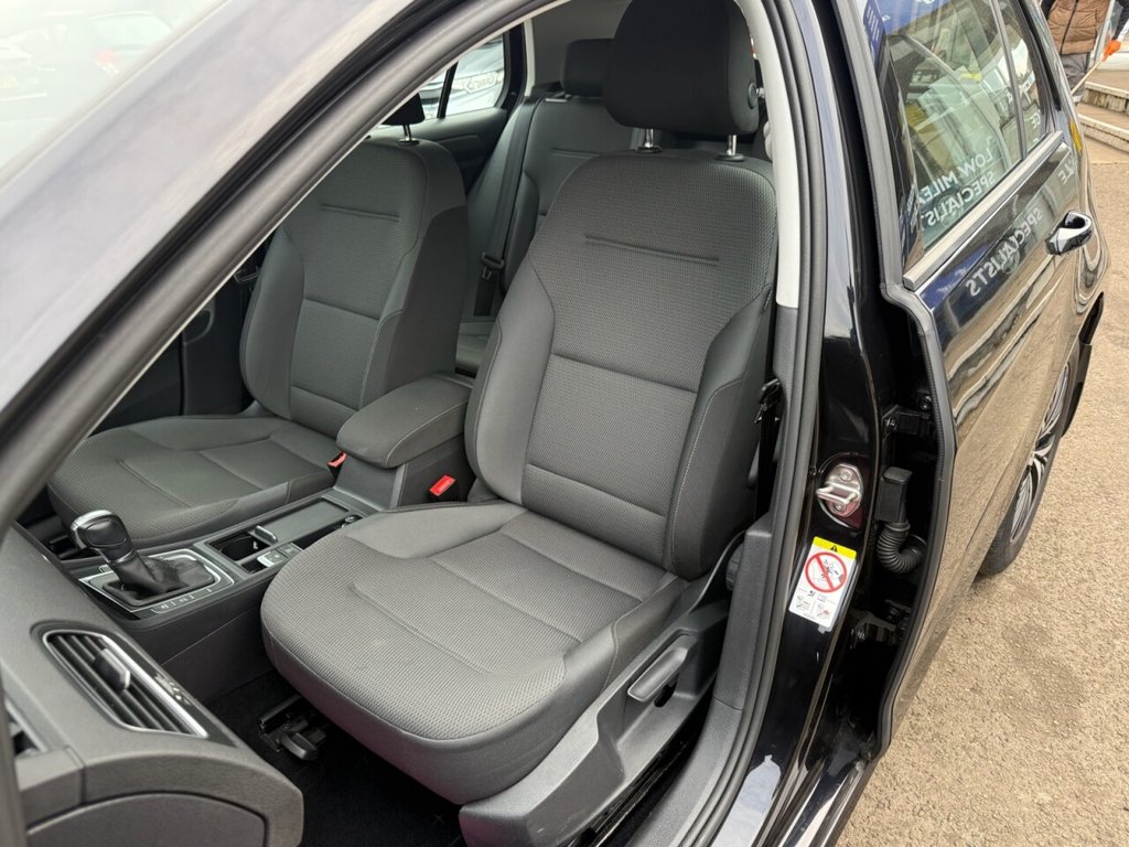 Used Volkswagen Golf 2018 for sale - 76039811: Photo 33