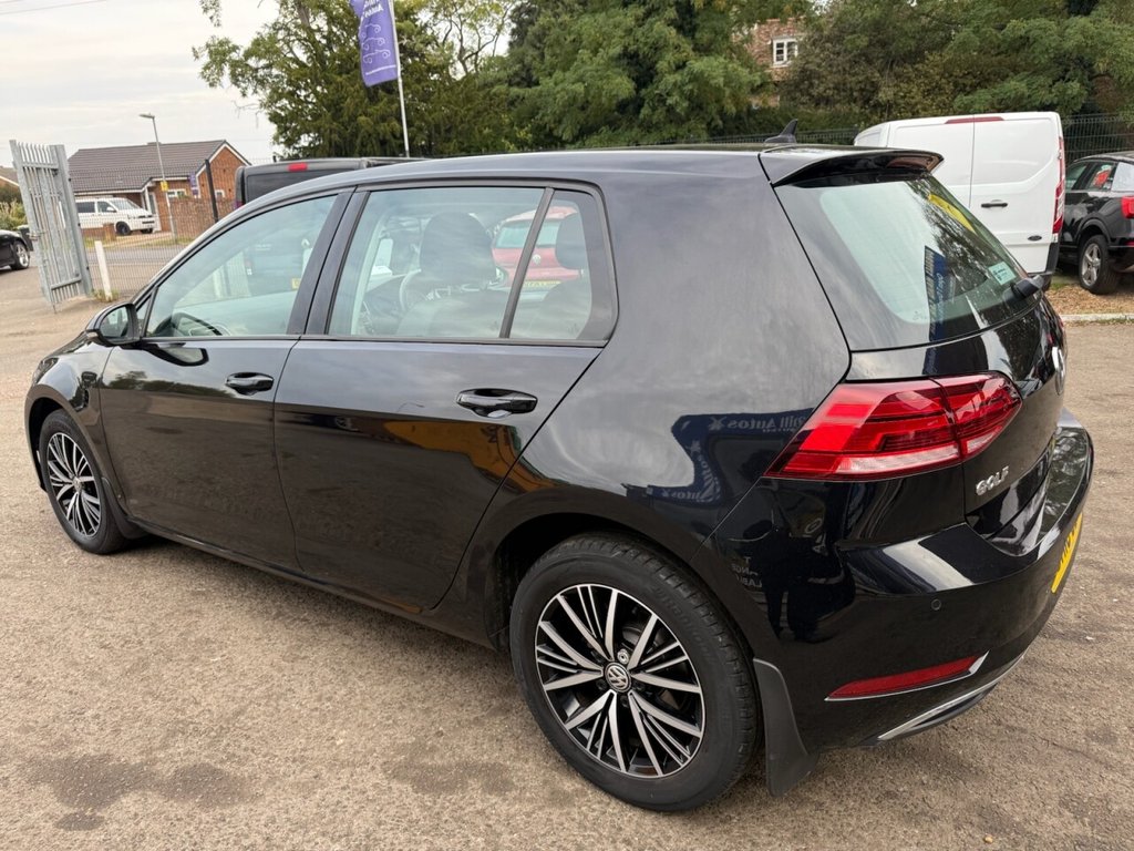 Used Volkswagen Golf 2018 for sale - 76039811: Photo 4