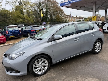 Used Toyota Auris 2018 for sale - 76223486: Photo