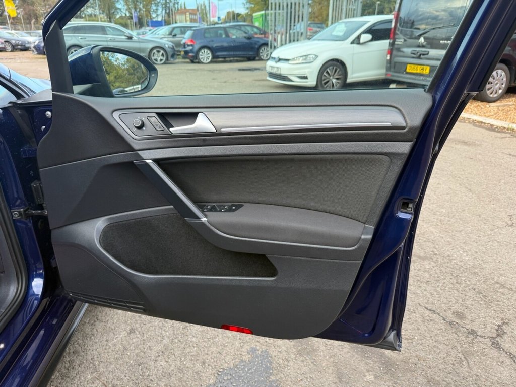 Used Volkswagen Golf 2019 for sale - 76291391: Photo 27