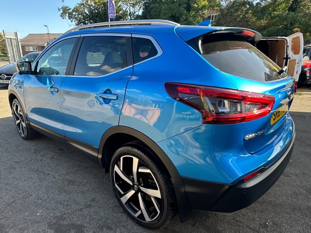 Used Nissan Qashqai 2017 for sale - 75802043: Photo 4