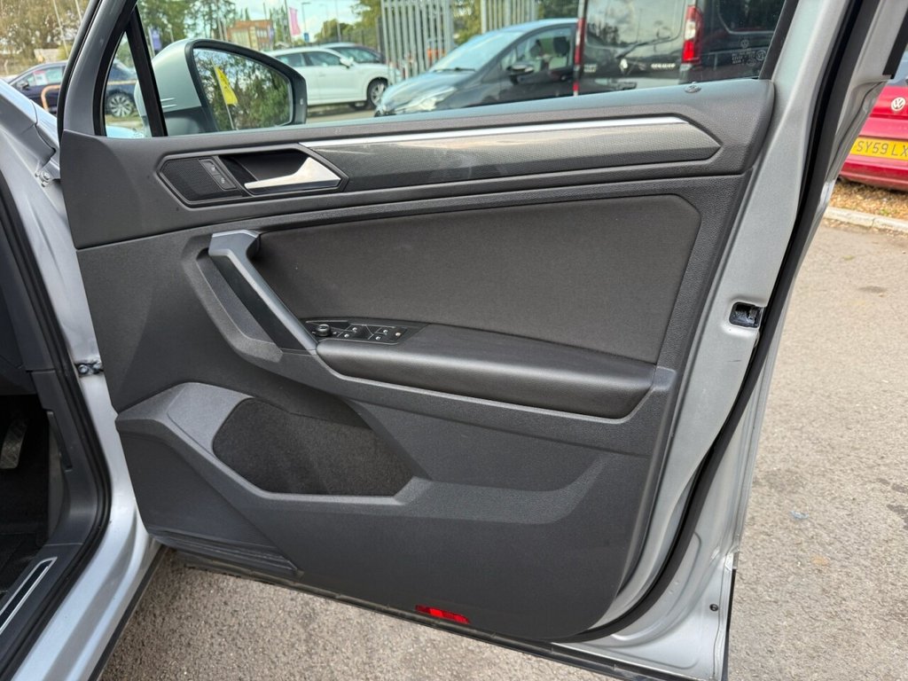 Used Volkswagen Tiguan 2018 for sale - 75973891: Photo 29