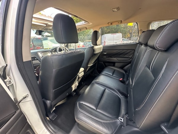 Used Mitsubishi Outlander 2016 for sale - 76068919: Photo 33