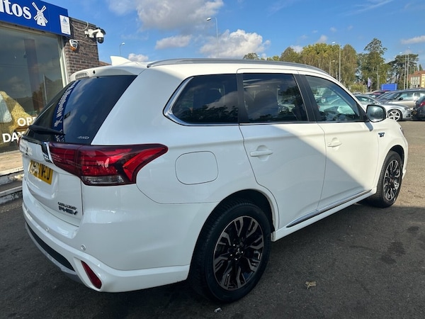 Used Mitsubishi Outlander 2016 for sale - 76068919: Photo 5