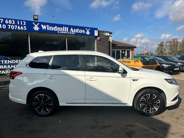 Used Mitsubishi Outlander 2016 for sale - 76068919: Photo 8