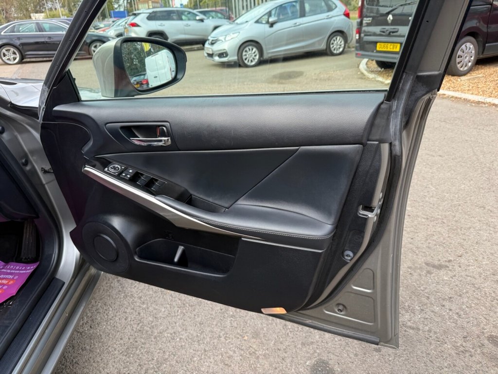 Used Lexus IS 2015 for sale - 75973603: Photo 28