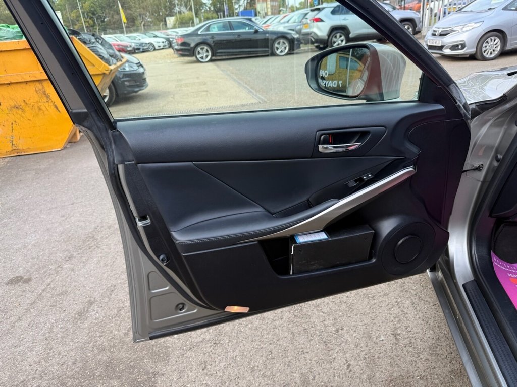 Used Lexus IS 2015 for sale - 75973603: Photo 31