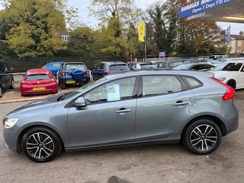 Used Volvo V40 2018 for sale - 76223487: Photo