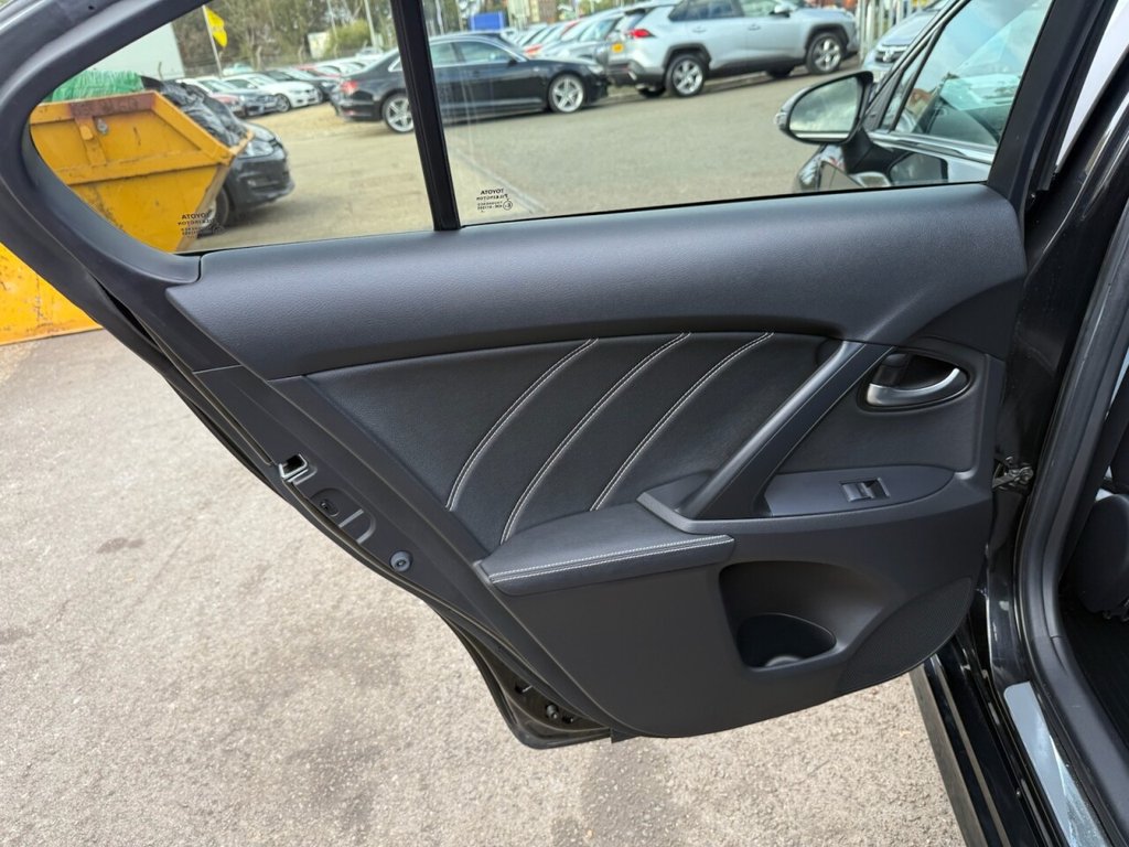 Used Toyota Avensis 2016 for sale - 75973761: Photo 28