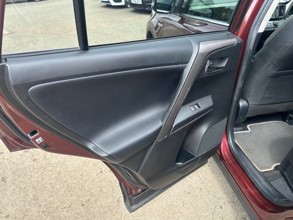 Used Toyota RAV4 2017 for sale - 76202761: Photo 46