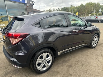 Used Honda HR-V 2017 for sale - 75876282: Photo