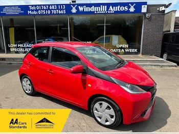2016 (16) - 1.0 VVT-i x-play Hatchback 5dr Petrol Manual Euro 6 (68 ps)