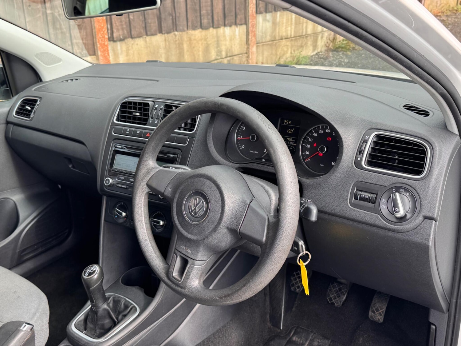 Used Volkswagen Polo 2010 for sale - 76898234: Photo 10