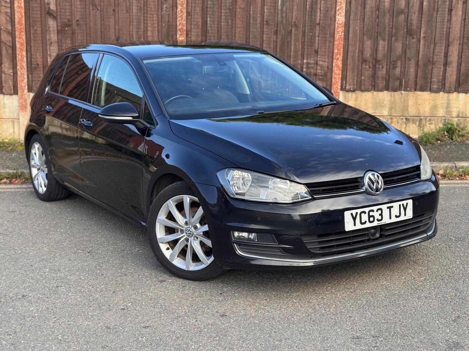 Used Volkswagen Golf 2013 for sale - 76072146: Photo 1