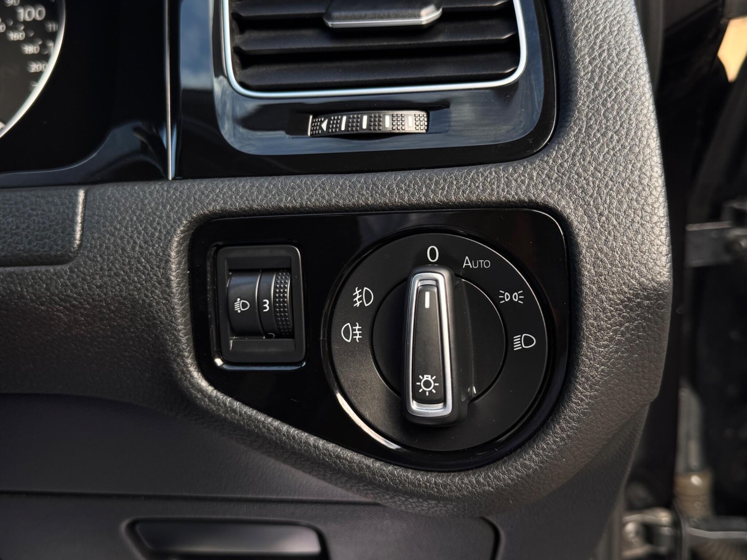 Used Volkswagen Golf 2013 for sale - 76072146: Photo 52