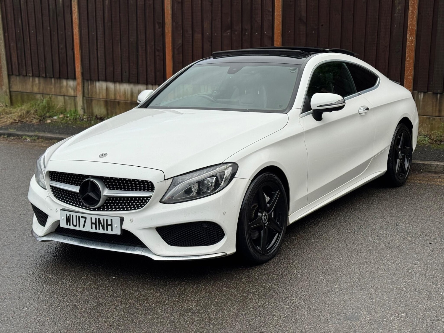 Used Mercedes-Benz C Class 2017 for sale - 76898726: Photo 2