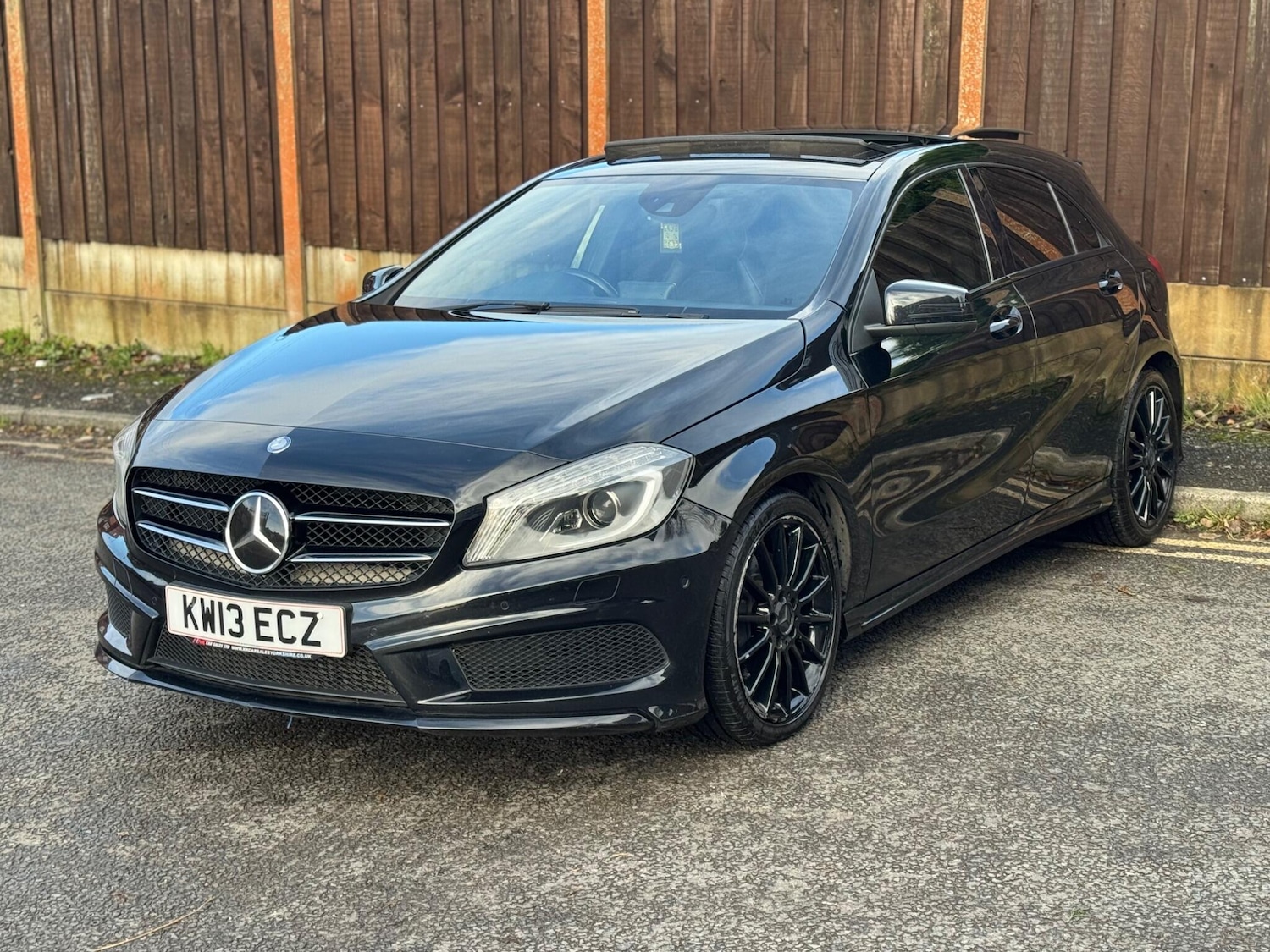 Used Mercedes-Benz A-Class 2013 for sale - 76634217: Photo 2