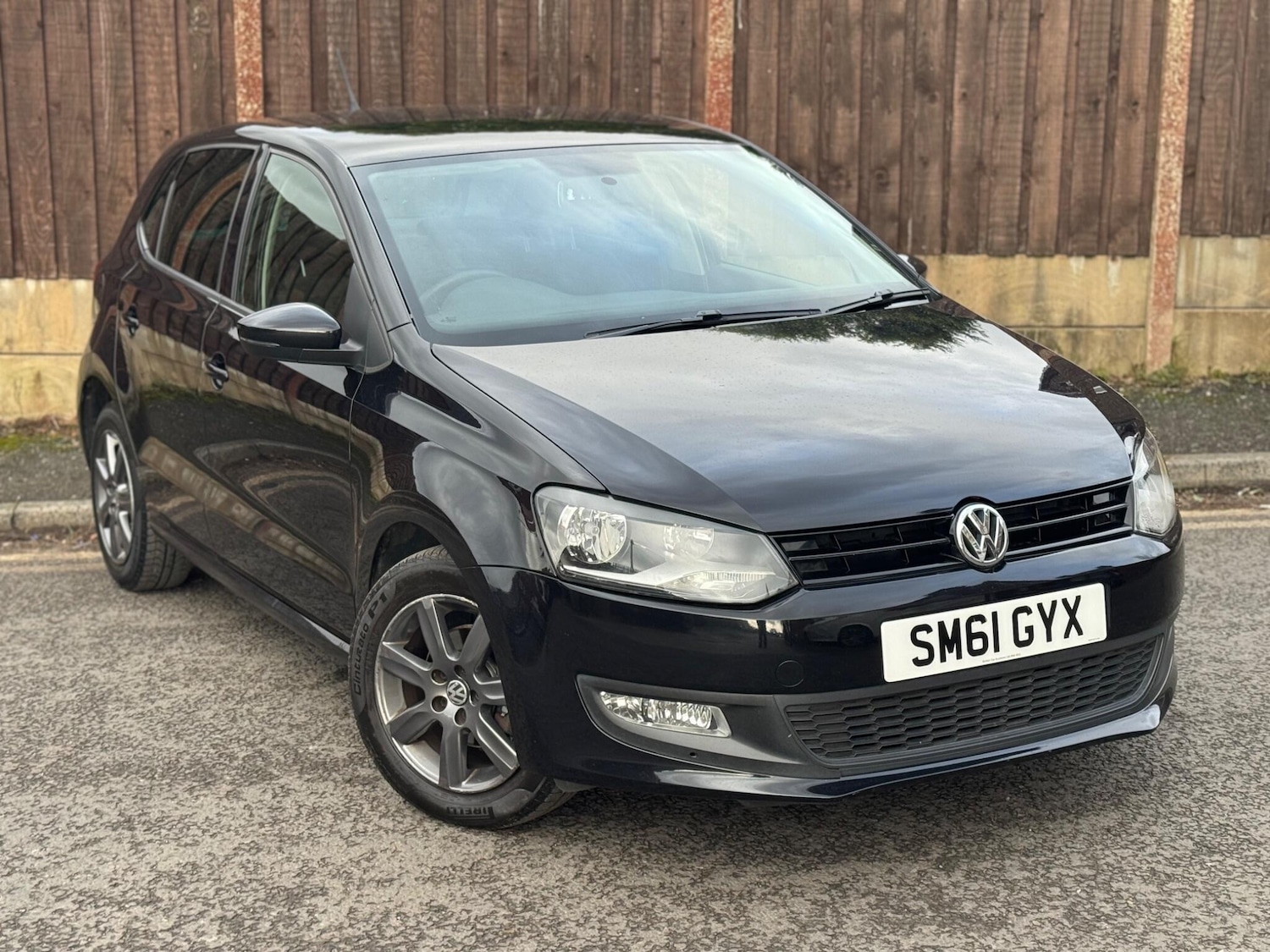 Used Volkswagen Polo 2011 for sale - 77396643: Photo 1
