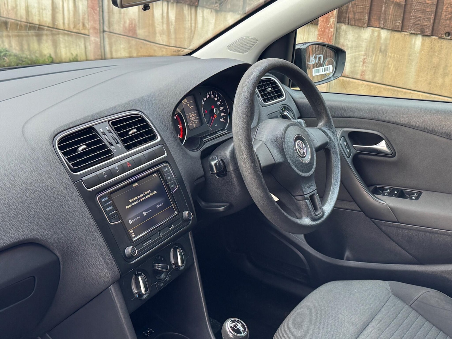 Used Volkswagen Polo 2011 for sale - 77396643: Photo 31