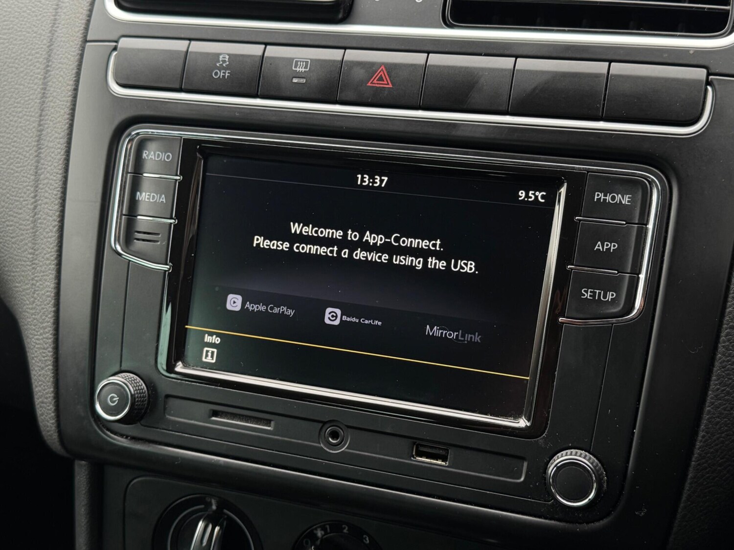 Used Volkswagen Polo 2011 for sale - 77396643: Photo 39