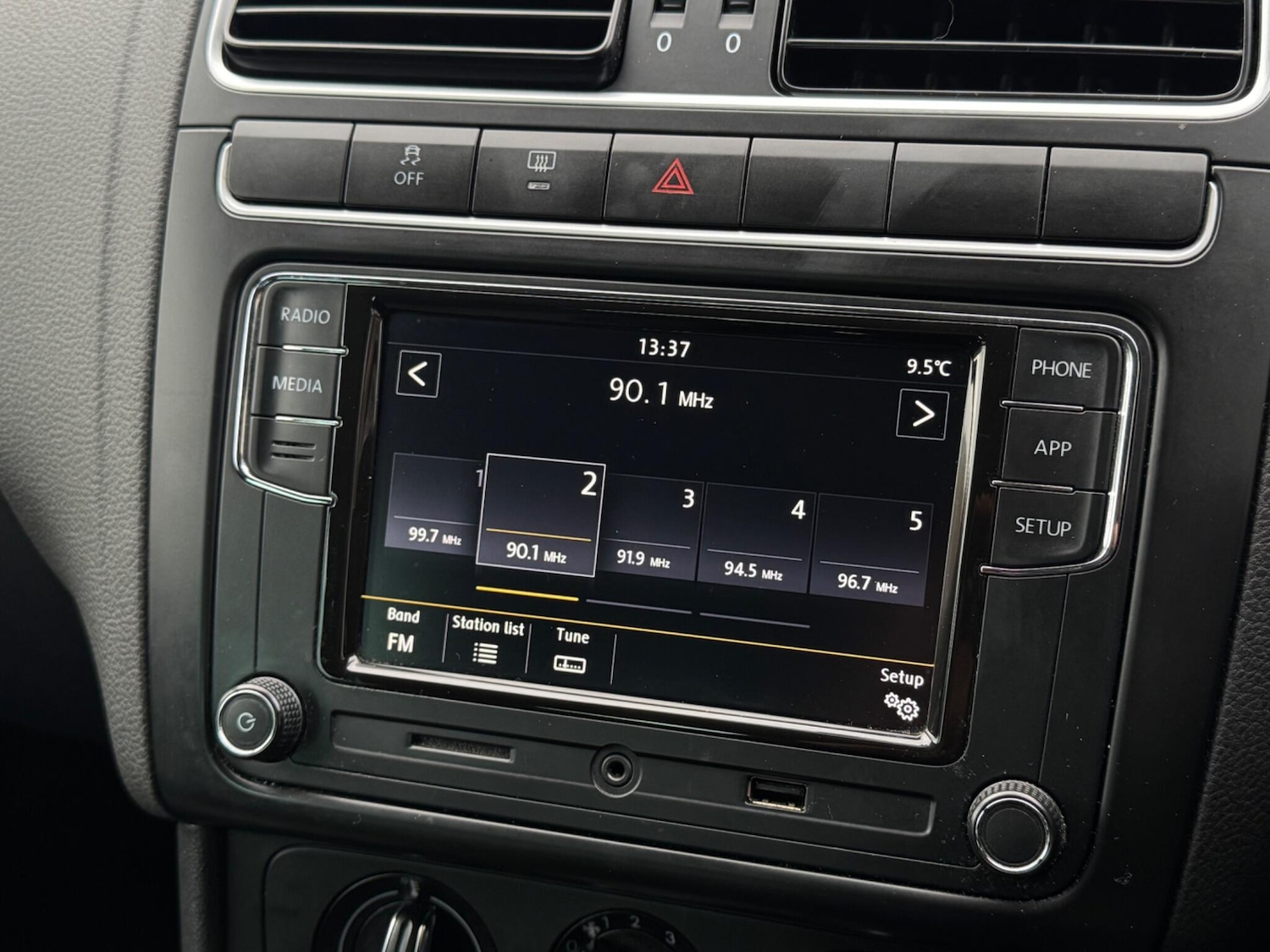 Used Volkswagen Polo 2011 for sale - 77396643: Photo 42