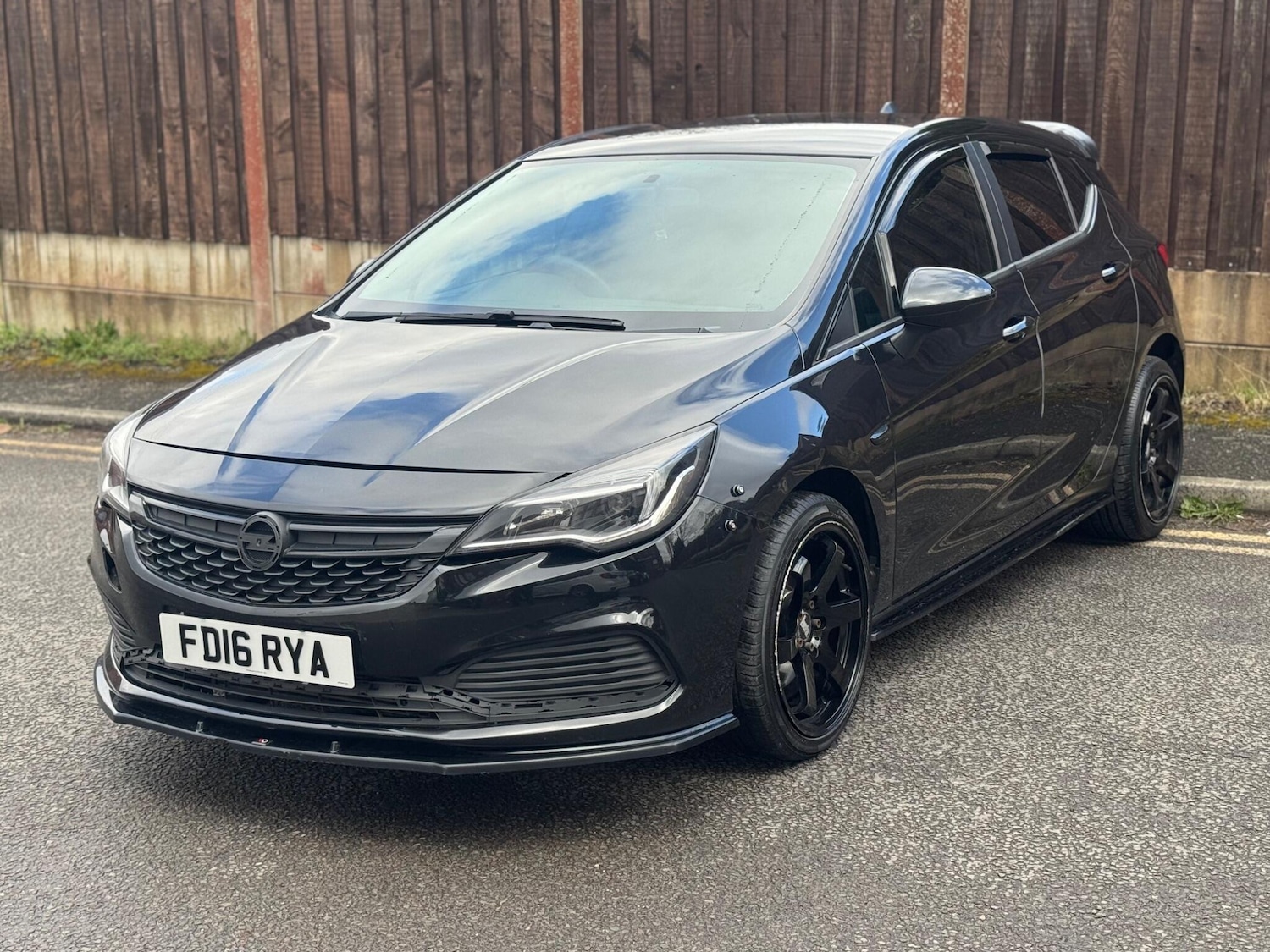 Used Vauxhall Astra 2016 for sale - 78072613: Photo 2