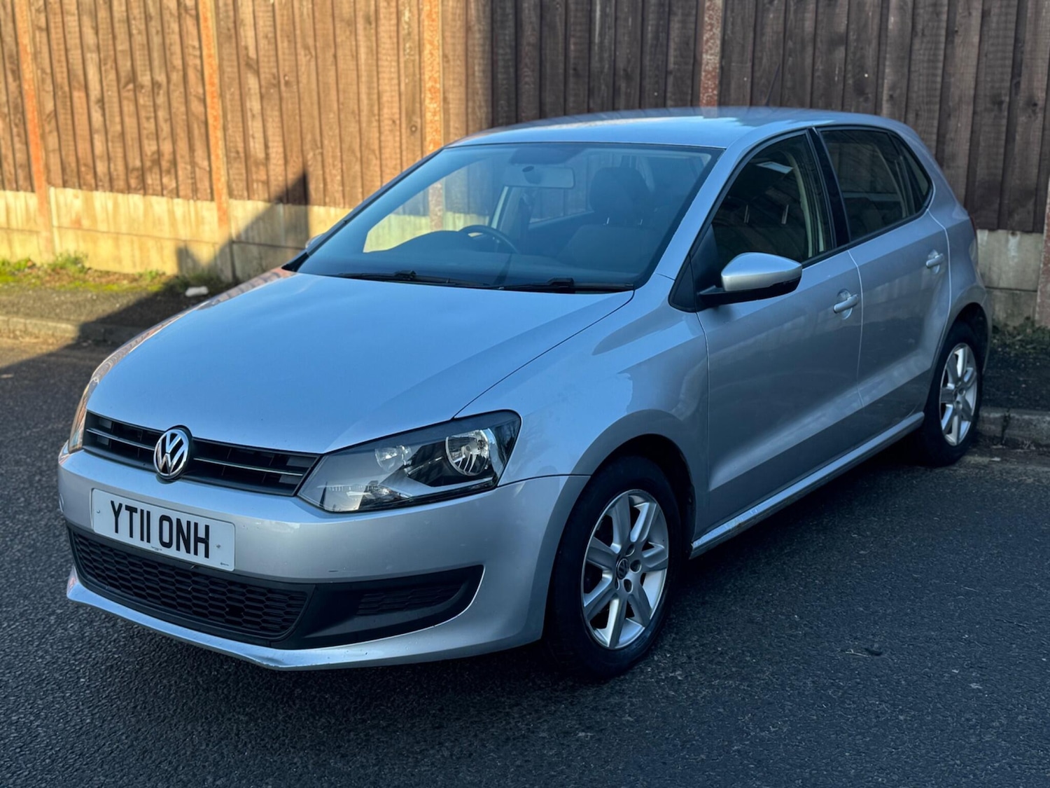 Used Volkswagen Polo 2011 for sale - 77054012: Photo 2