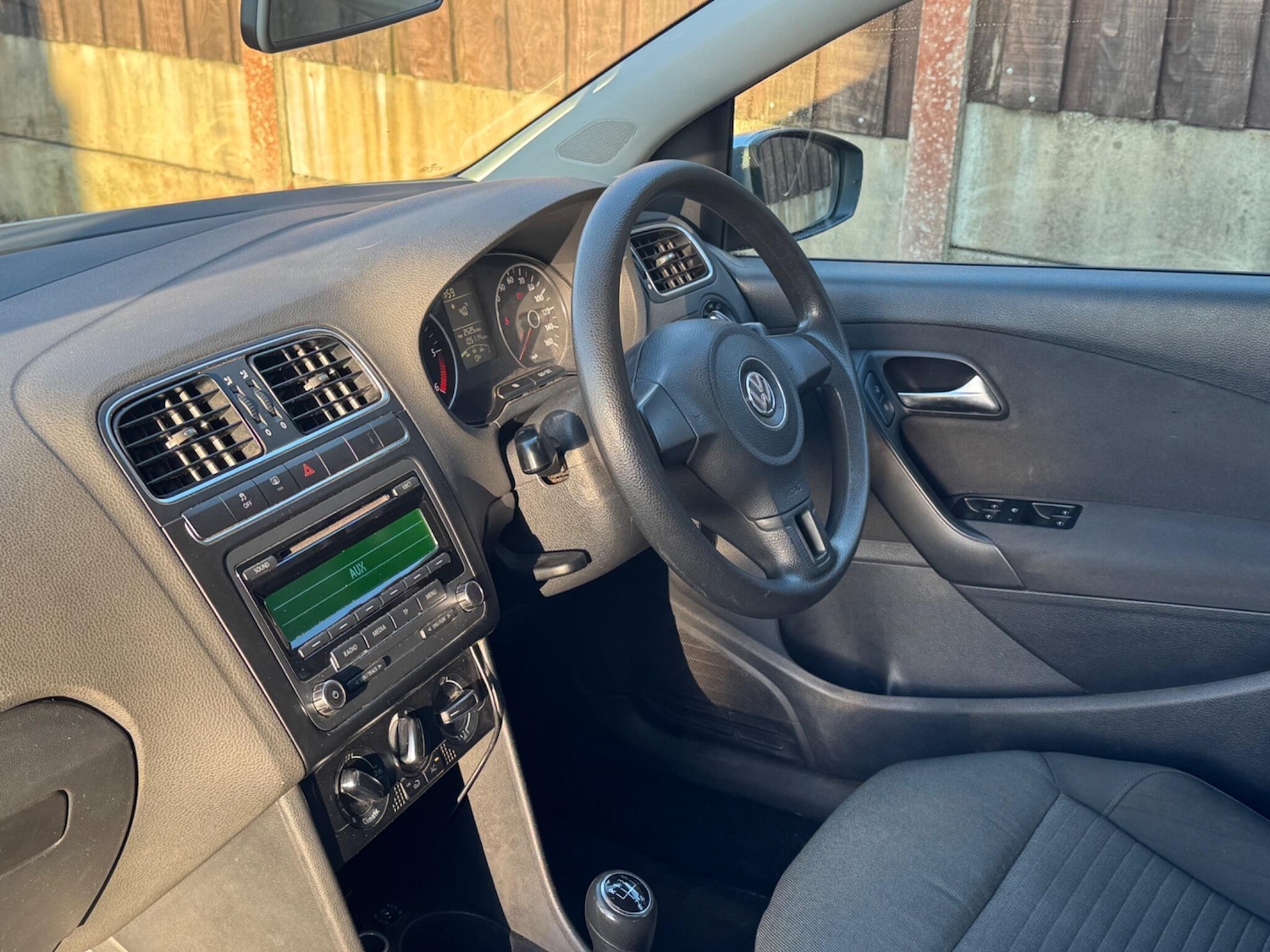 Used Volkswagen Polo 2011 for sale - 77054012: Photo 31