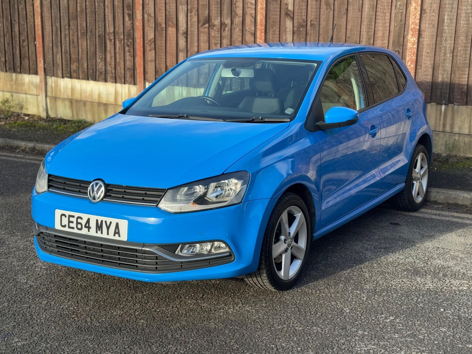 Used Volkswagen Polo 2014 for sale - 77376562: Photo 2