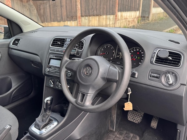 Used Volkswagen Polo 2010 for sale - 76246876: Photo 10