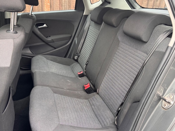 Used Volkswagen Polo 2010 for sale - 76246876: Photo 24