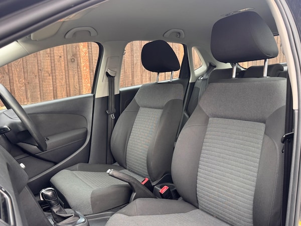 Used Volkswagen Polo 2010 for sale - 76246876: Photo 28