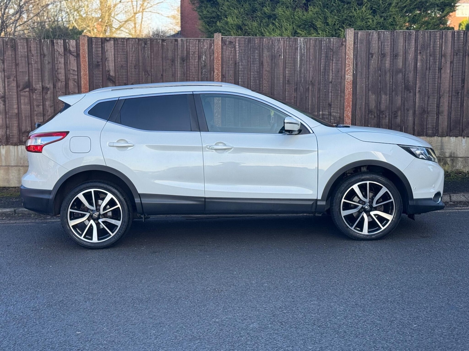 Used Nissan Qashqai 2015 for sale - 77376898: Photo 8