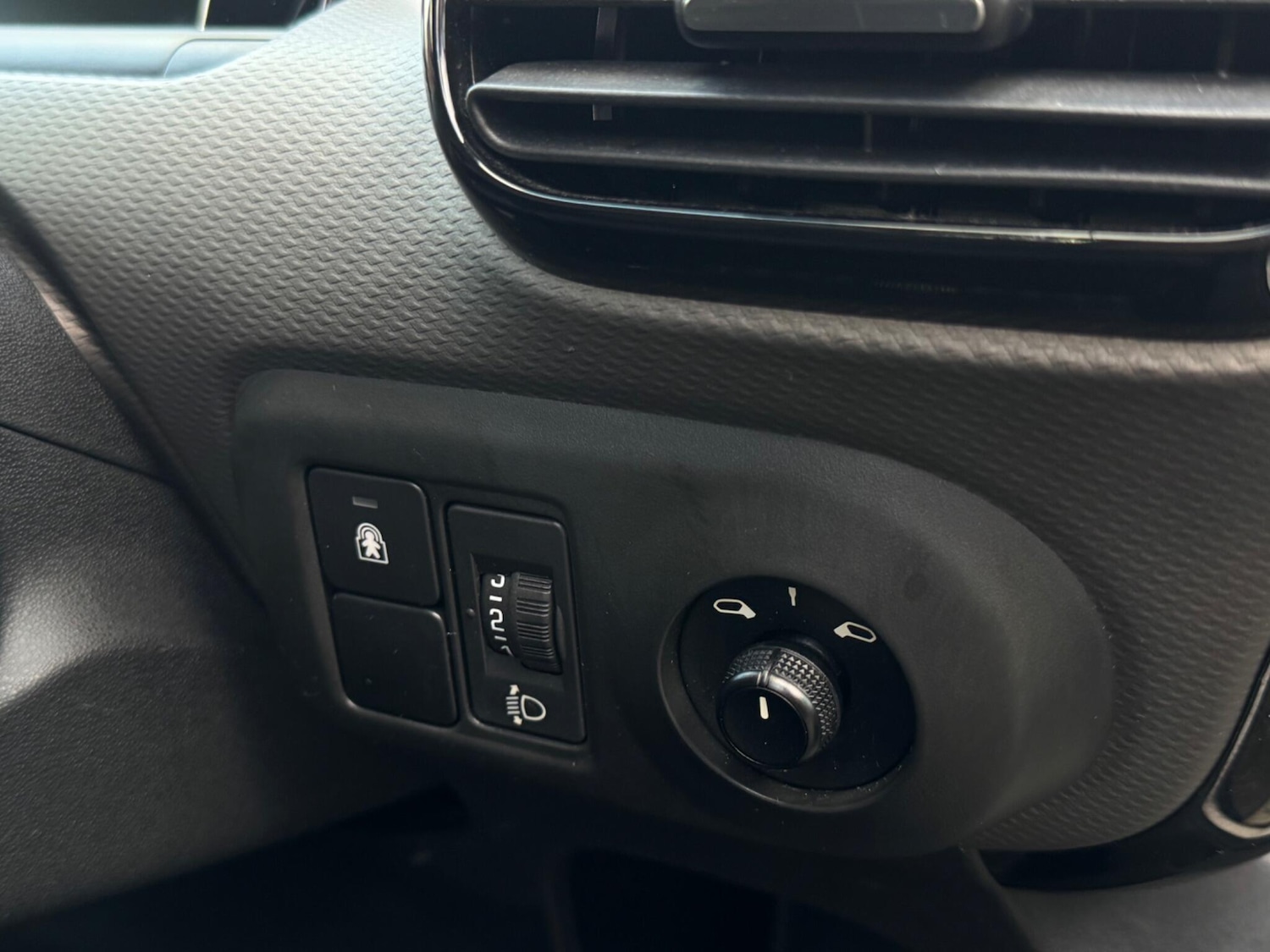 Used Citroen C4 Cactus for sale - 77279738: Photo 45